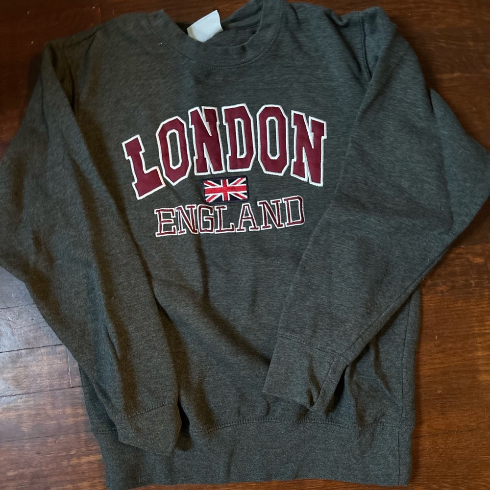 Classic London travel crewneck